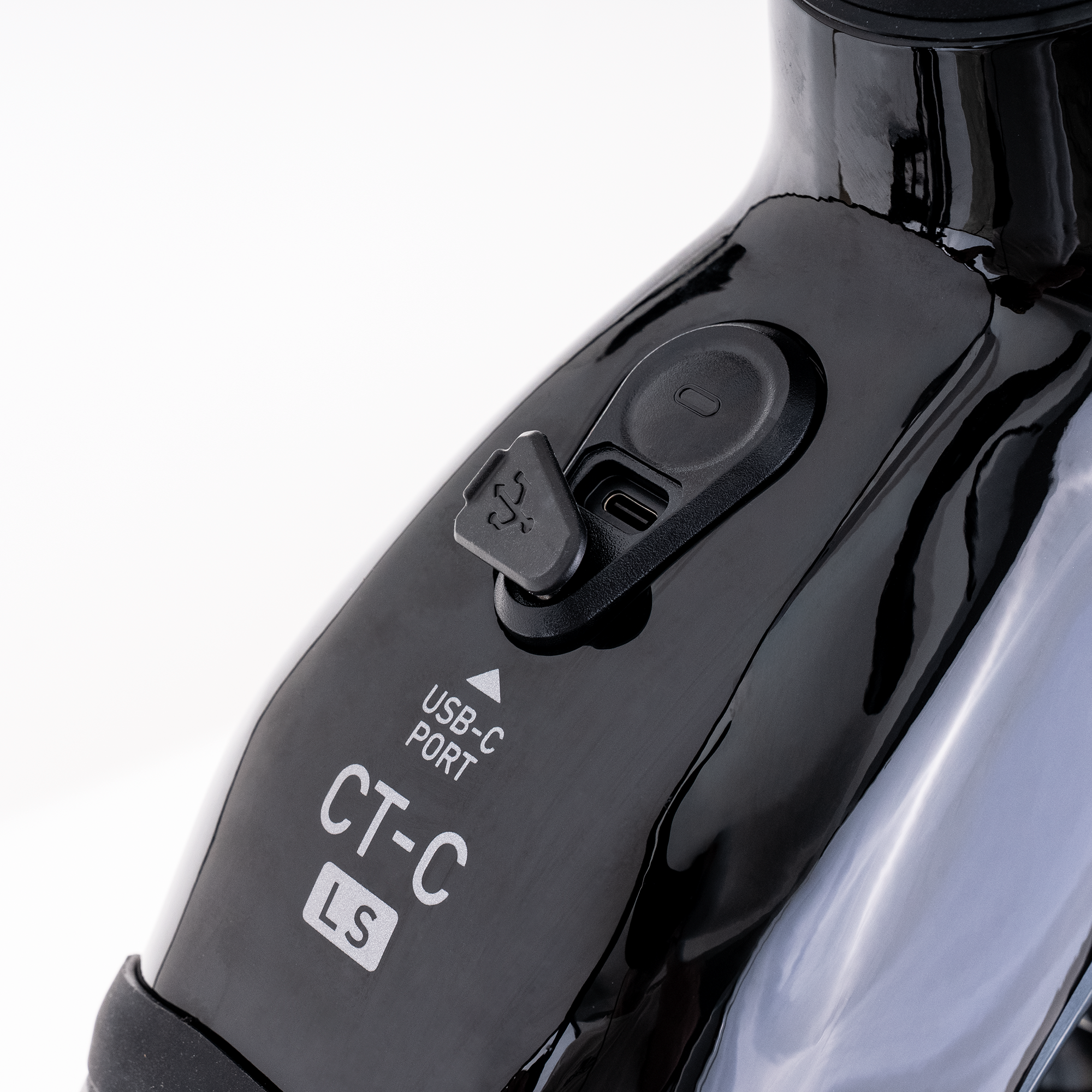 CT-C 1.0 Low Step, mid grey glossy, Detailansicht USB-Port
