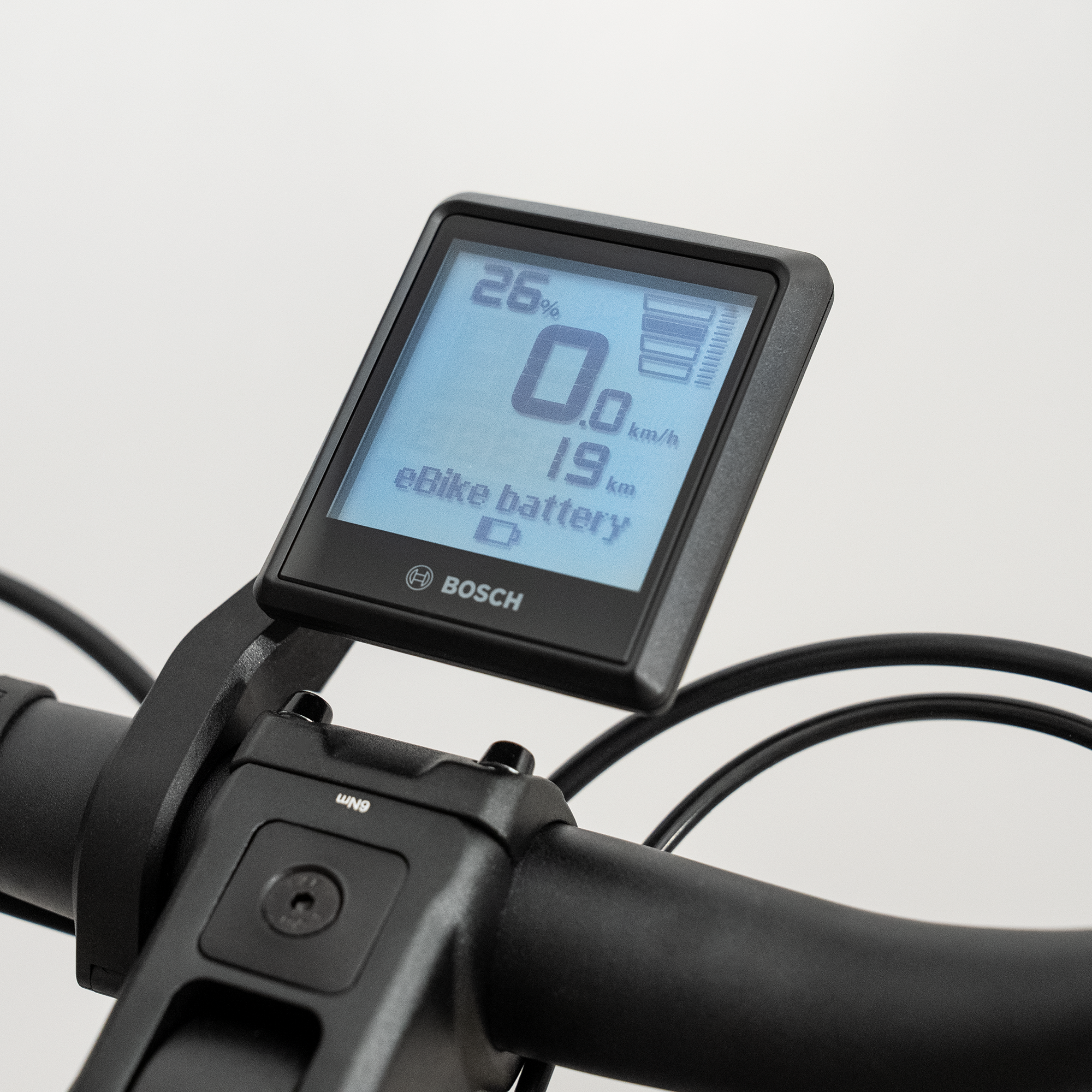 TR-B LTD LS, Mid gray with black matte, Display