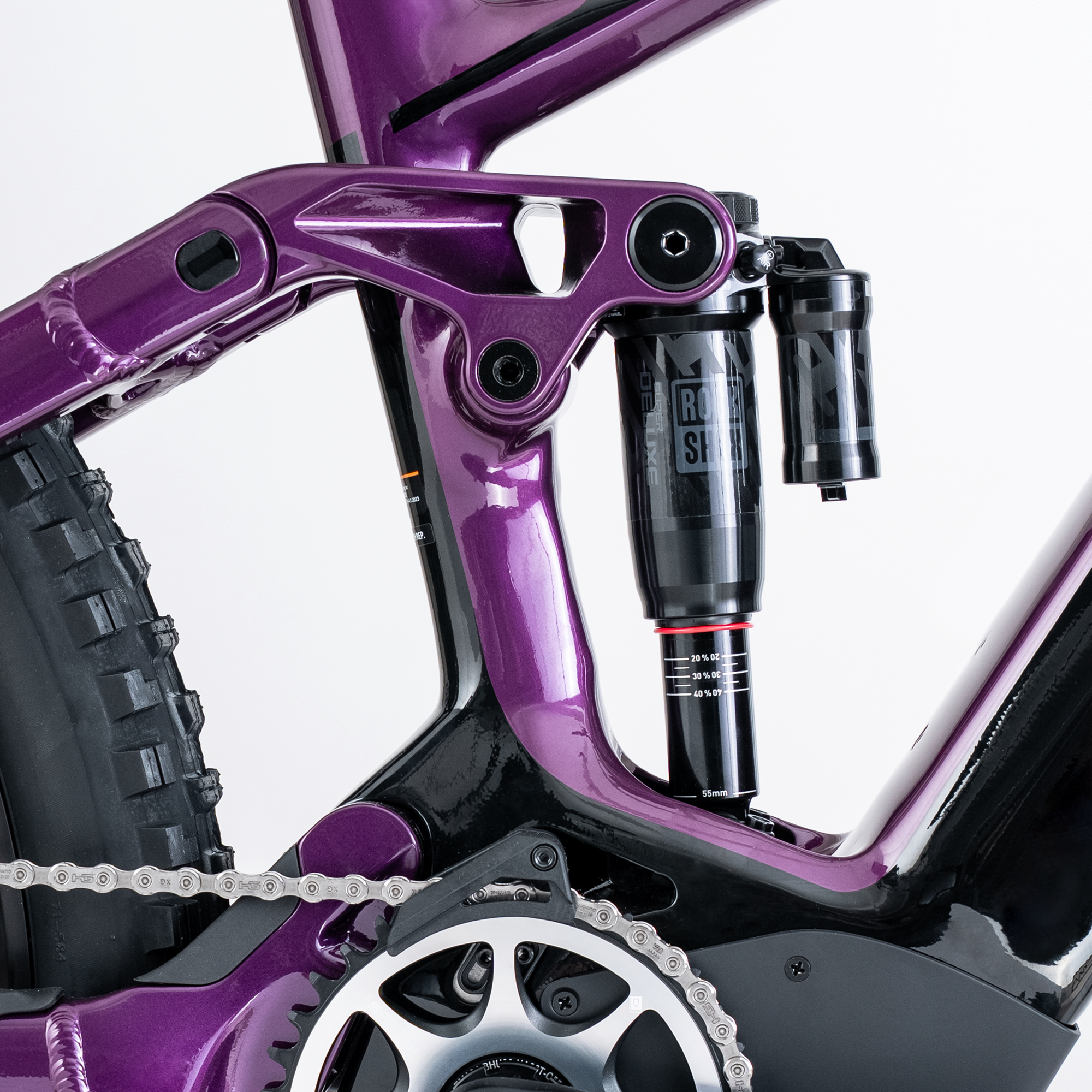 TRS-B 170 1.2, dark purple glossy, Detailnsicht Dämpfer