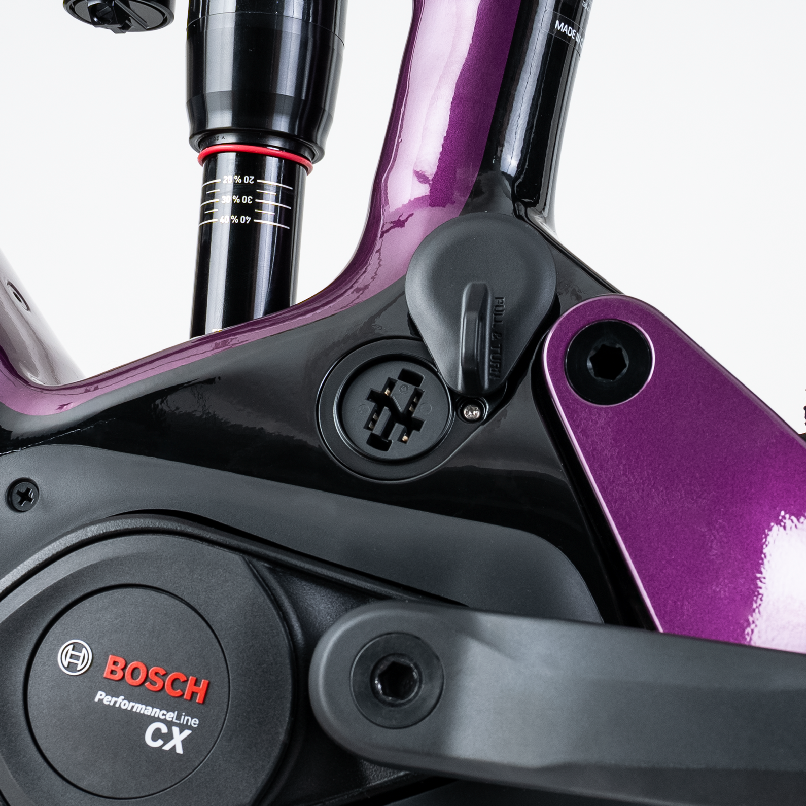 TRS-B 170 1.2, dark purple glossy, Detailnsicht Charging Port